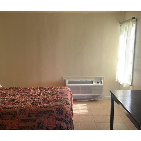 Cole Manor Motel By Oyo Love Field Market Center Dallas Dış mekan fotoğraf