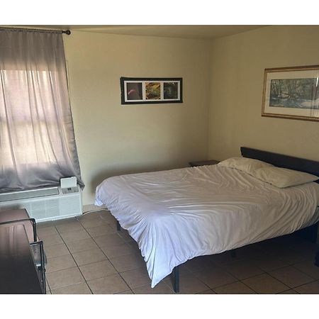 Cole Manor Motel By Oyo Love Field Market Center Dallas Dış mekan fotoğraf